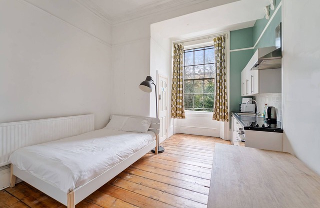 Kitchenette Double Room with Shared Bathroom