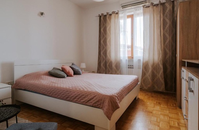 Kiwi Apartment