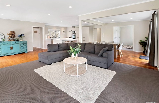 Kiwi lifestyle at home quiet, spacious on 1ha of land