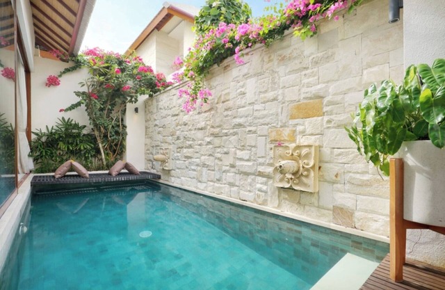 KL1004-1BR Romantic Villa in Legian/Kuta