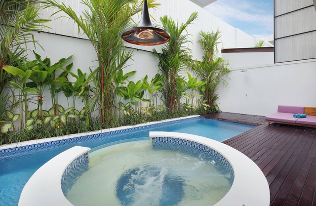KL3001 - Romantic 3 Bedroom Villa Legian
