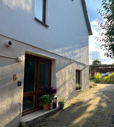 Kleine Bauernhof-Wohnung im Stadtbusbereich