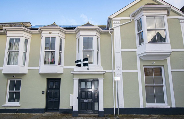 KLYSA, pet friendly, character holiday cottage in Camborne