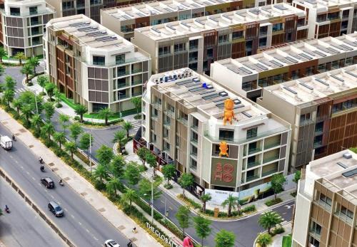 KN Holiday Home in Global City