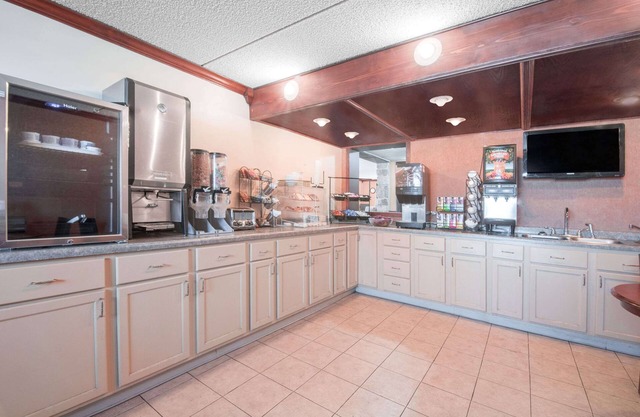 Knights Inn Grand Forks