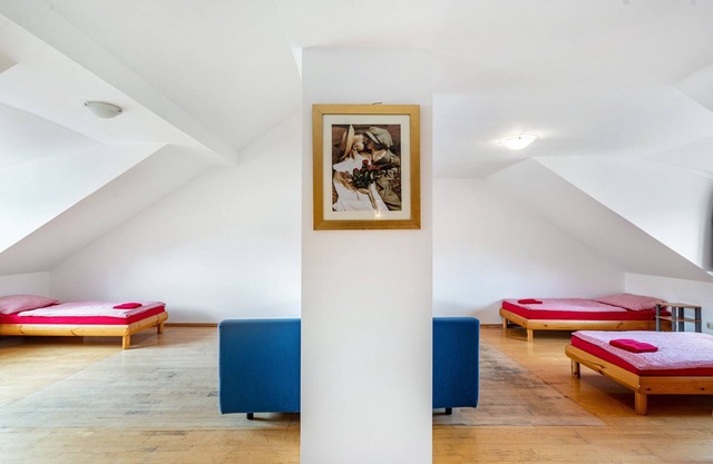 Knödelhof 'Appartement 4' with Shared Terrace and Wi-Fi