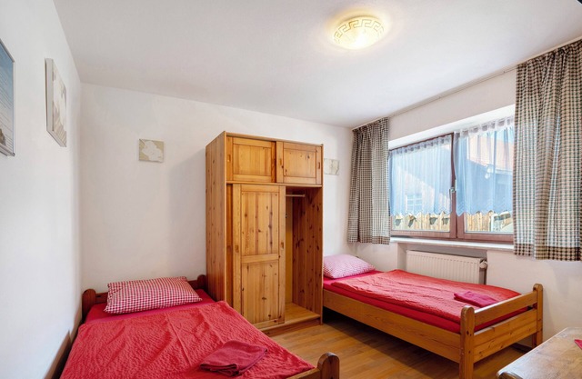 Knödelhof ‘Room 6’, 2-bed room with shared terrace and WLAN
