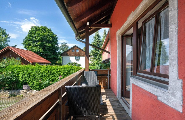 Knödelhof ‘Room 7’, 3-bed room with balcony and WLAN