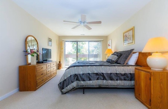 Knolls 1122 Updated 2 bedroom 2 bath, second tier condo with a view of the cove!