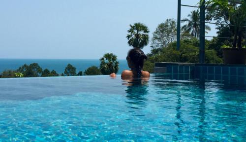 Ko Samui Seaview pool villa Philippa with car
