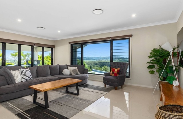Koala Vista with Panoramic Views & Pool