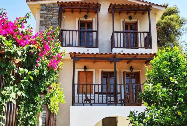 Koel Country House