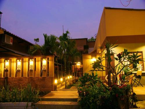 Koko Palm Inn