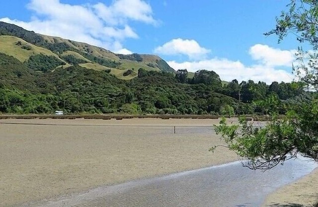 Kokopu Cabin - Pakawau Beach Bach