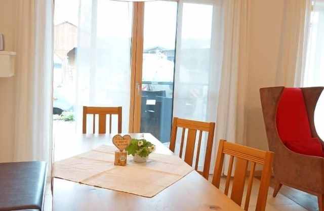 Komfortable Ferienwohnung mit Terrasse und Abendsonne