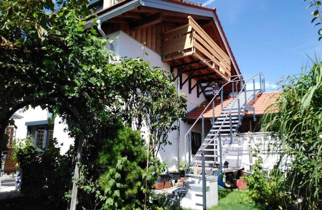 Komplette Dachwohnung mit Balkon und Bergblick