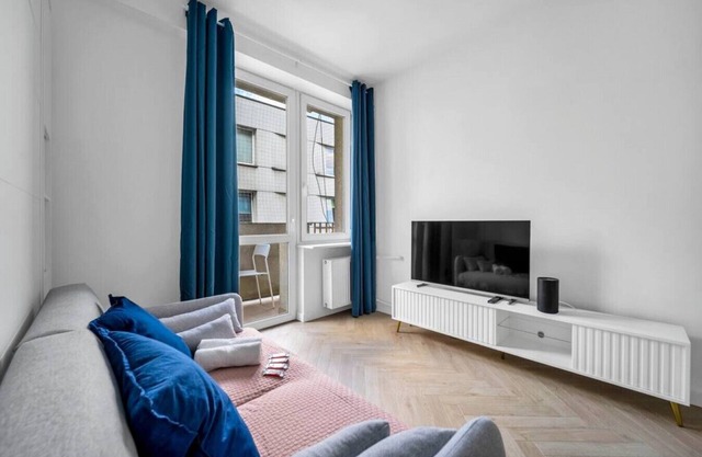 Koneser Apartment - Workspace, Balcony, Subway by Rentujemy