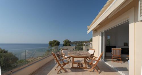 Koroni Seaside Private Beach Residence A