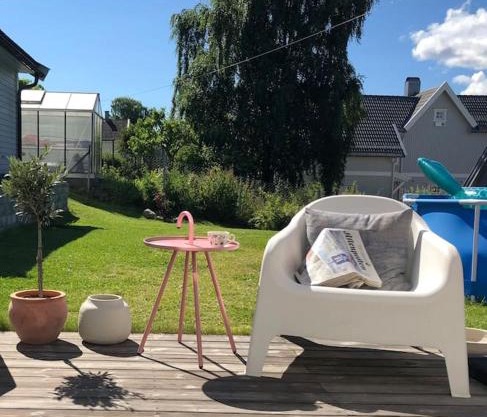 Koselig hus med stor og solrik hage