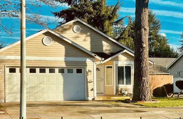 Kozy Komfort: Near PDX, Stellar Reviews, Dogs Welcome, Prime Location