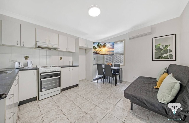 KozyGuru | Cozy 1-Bedroom Granny Flat in Fairfield