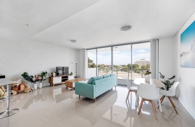 KozyGuru | Parramatta | 2 BED APT | Free Parking