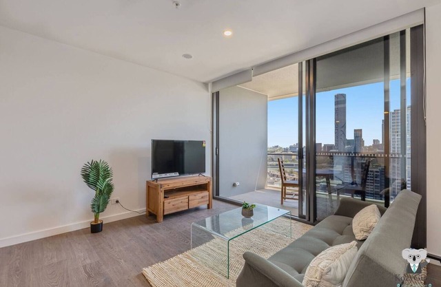 KOZYGURU | South Brisbane | Kozy 1Bed APT + FREE Parking | BRISBANE ONE