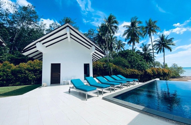 Krabi Beach House - luxury pool villa
