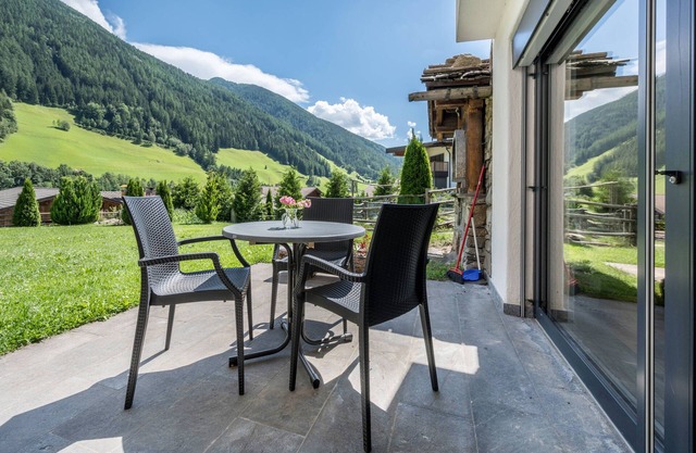 Kreuzkofel Holiday Apartment with Shared Whirlpool & Garden