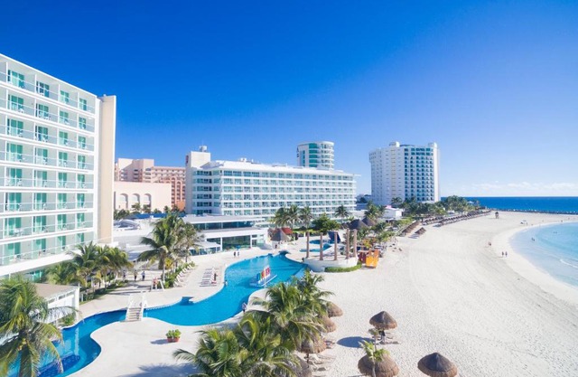 Krystal Cancun