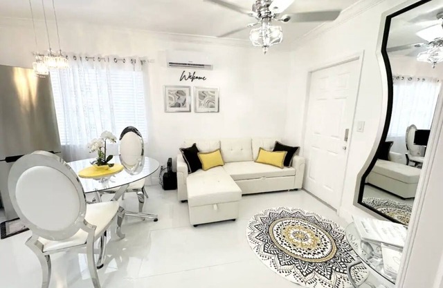 Krystaldream Vacation Villa…A cozy place in the heart of Hallandale Beach