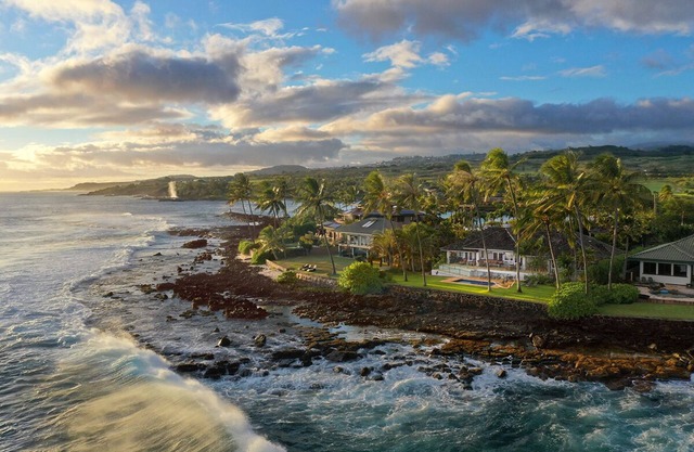 Kukui'ula Kai - Oceanfront Home with Pool and Large Lounge Area