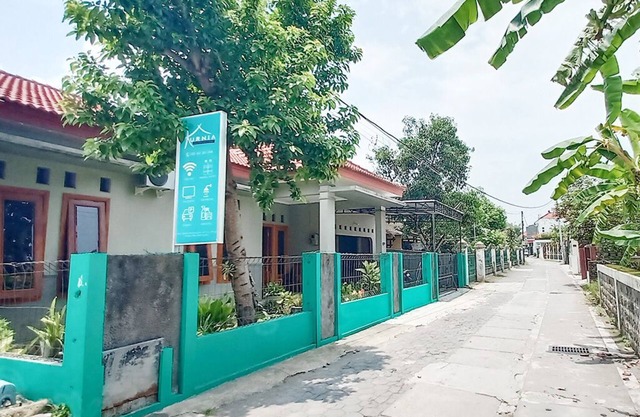 Kurnia Homestay by IDhomestay