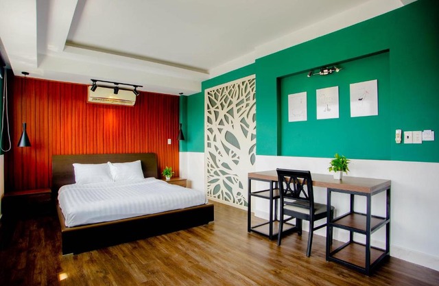 Lá Hotel Bình Tân