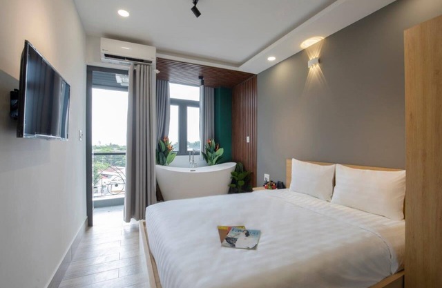 Lá Hotel Riverside