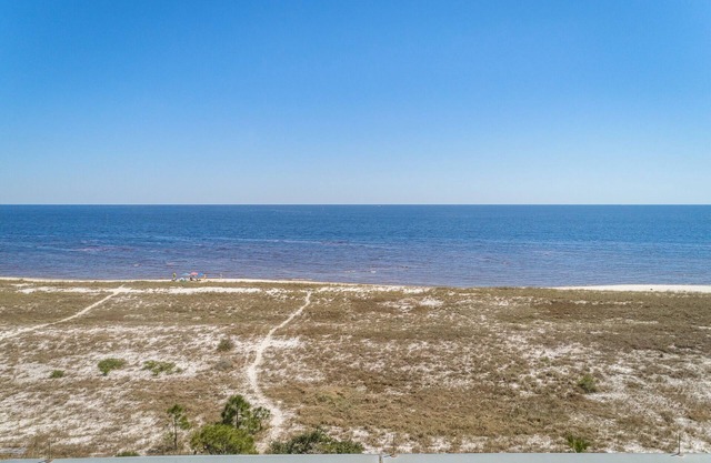 "L'Abri Sunrise" Secluded Bald Point Beachfront Haven with Screened Porch & Pet-Friendly Charm!