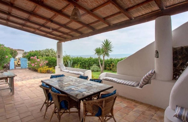 L'agave, villa in Salina