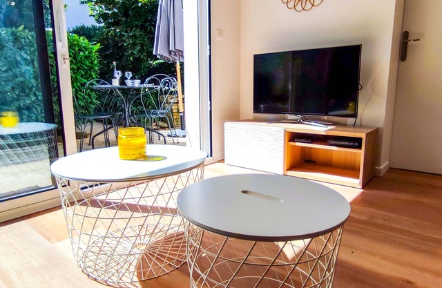 L'Escale - refurbished, 100 m from the port, 4 pax
