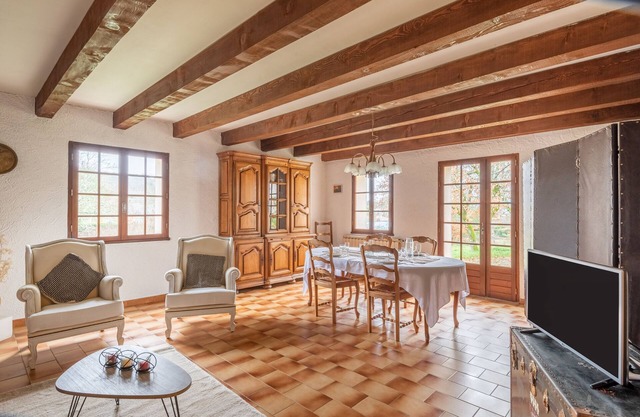 L'Espedes - Three Bedroom House, Sleeps 8