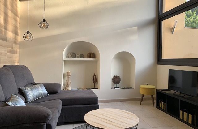 L'Heura - House on the Costa Brava - Figueres - Besalú.