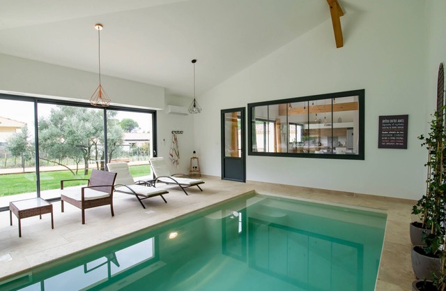L Oulivastre: Villa with indoor pool