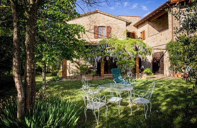 L'Ulivo, typical farmhouse in farmhouse, 5/6 places