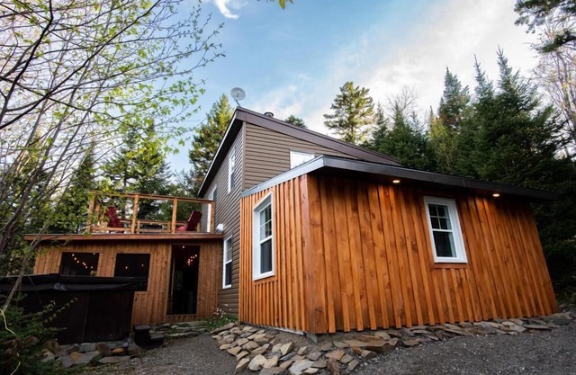 LAŌ Chalet avec Spa dans le Domaine des Appalaches