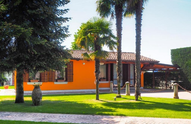 La Brigata Apartments Orange House