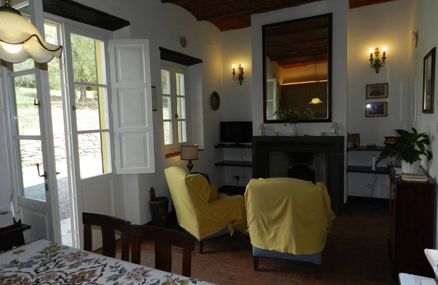 LA CAMPANELLA - "The terrace on Lucca hills"