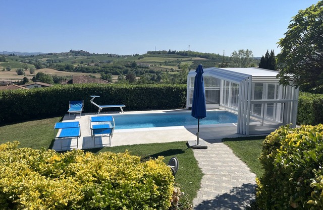 La Casa Blu, Villa with private swimming pool in Monferrato Langhe, Unesco Heritage