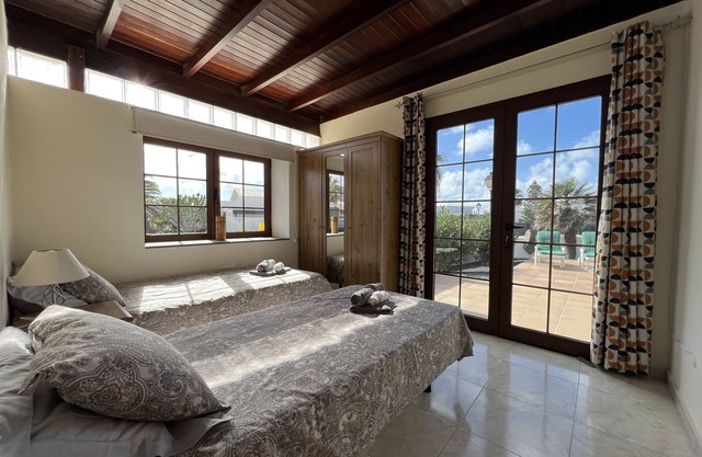 La Casa de Bernice Faro Park Villa with private pool