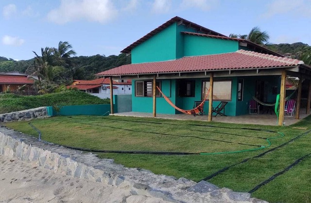 La Casa de Cecilia, una Ventana al mar en la Playa de Sagi