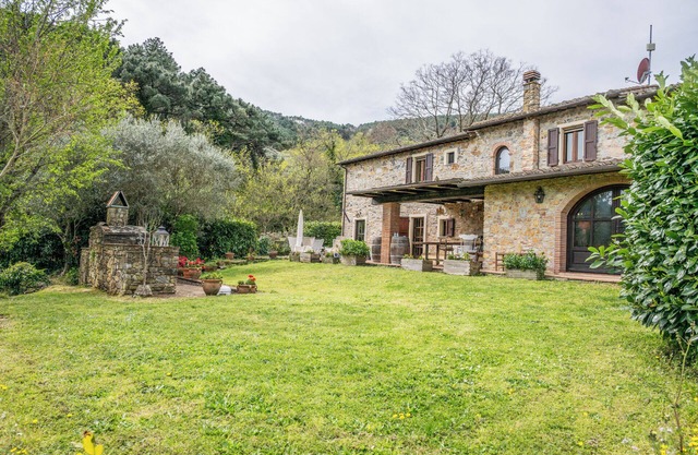 La Casa dei Ricordi - Three Bedroom Villa, Sleeps 9