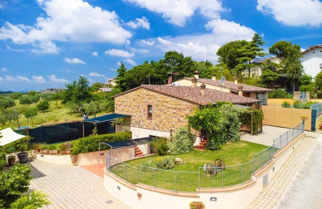 La Casa Del Sole - Two Bedroom Villa, Sleeps 6